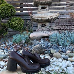 Boxed Toed Brown Chunky Heels 💕